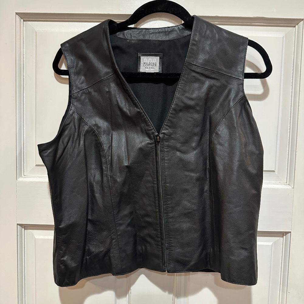 Wilsons Leather Solid Black Vest Women’s XL Zip Front V Neck Vtg Sleeveless
